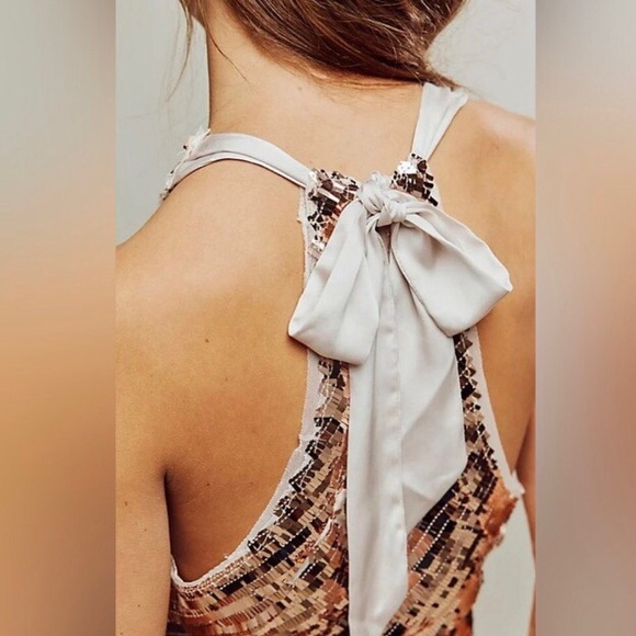 Free People Womens Sequin Halter Ribbon Tie Top in Rose Gold NWOT size M - Picture 3 of 12